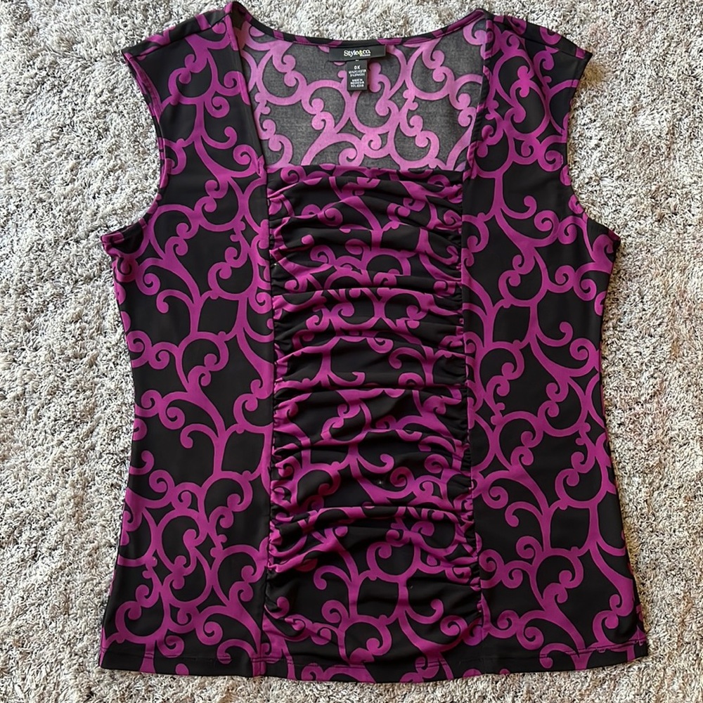 Cute Purple & Black Sleeveless top w/ruching